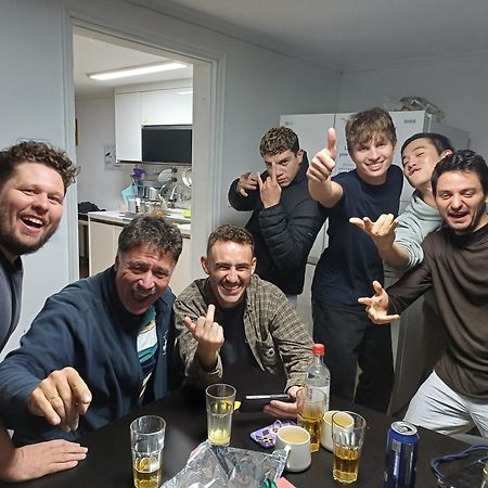 Ocean'S Guesthouse - Foreigners Only Сеул Экстерьер фото