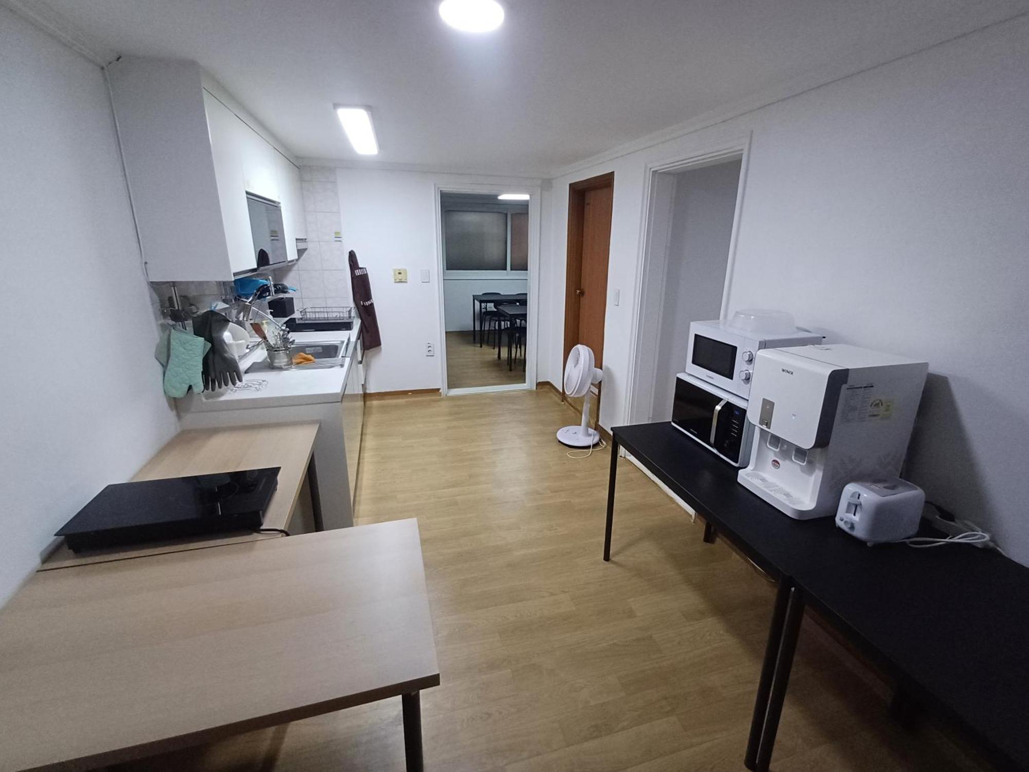 Ocean'S Guesthouse - Foreigners Only Сеул Экстерьер фото