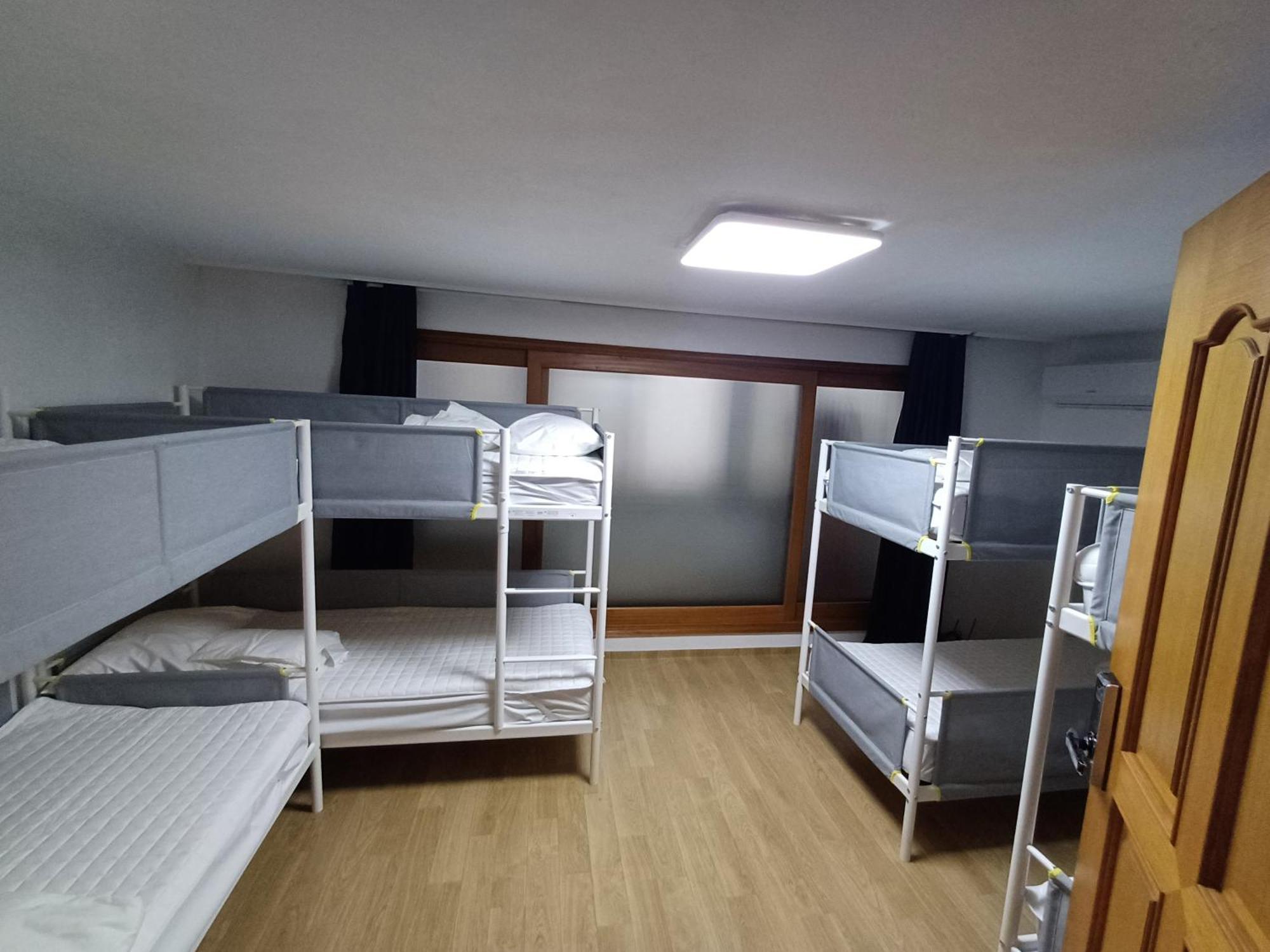 Ocean'S Guesthouse - Foreigners Only Сеул Экстерьер фото