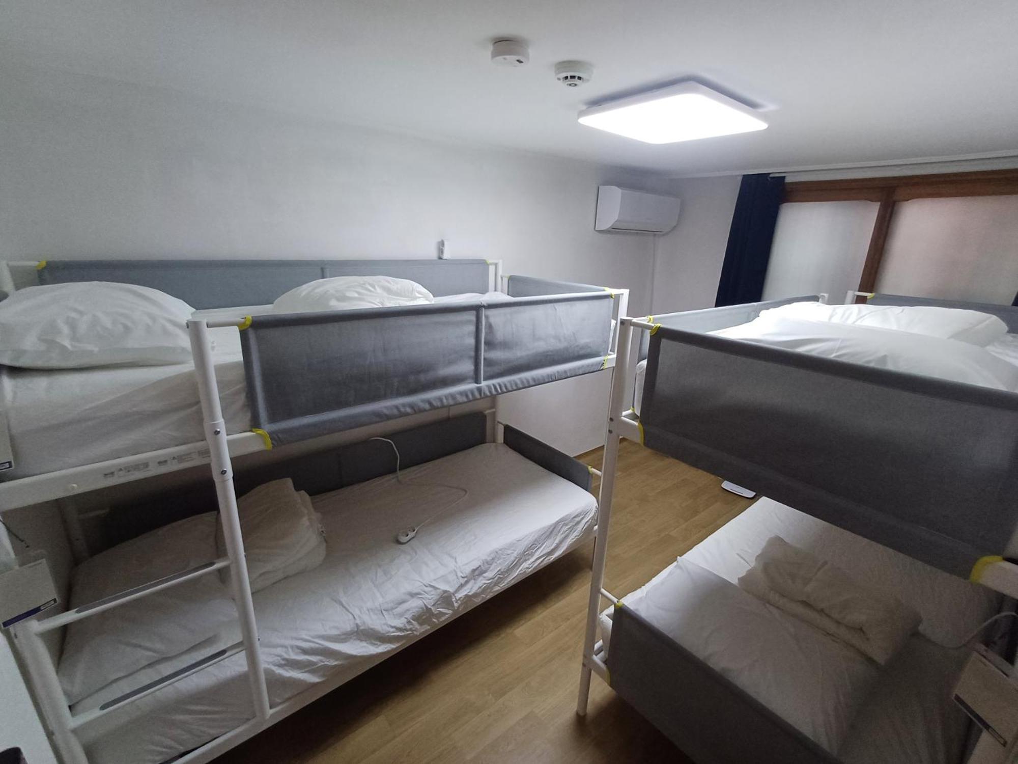 Ocean'S Guesthouse - Foreigners Only Сеул Экстерьер фото